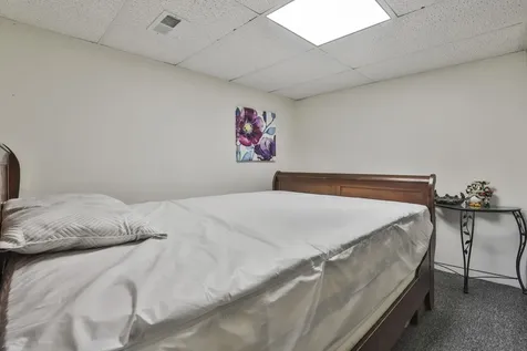 8 Ledgewood Drive Derry NH 03038