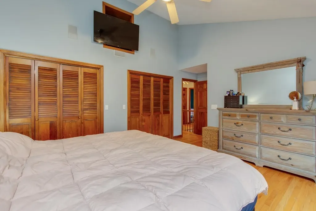 6 Lund Drive Hudson NH 03051