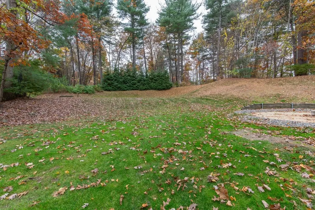 6 Lund Drive Hudson NH 03051