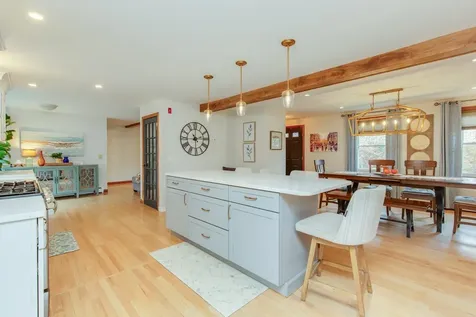 6 Lund Drive Hudson NH 03051