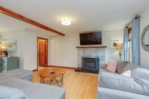 6 Lund Drive Hudson NH 03051