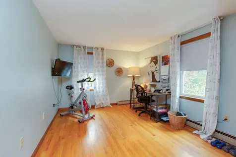 6 Lund Drive Hudson NH 03051