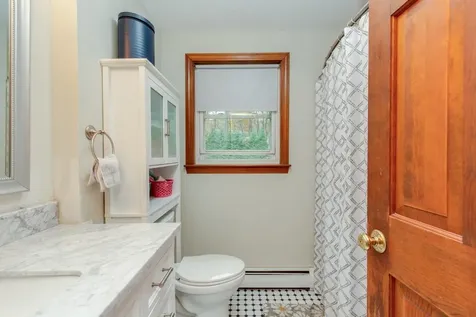 6 Lund Drive Hudson NH 03051