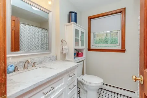 6 Lund Drive Hudson NH 03051