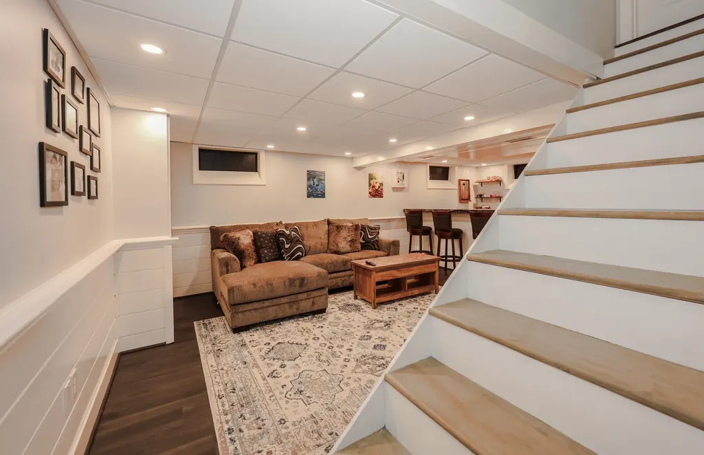 130 E Hobart Street Nashua NH 03060