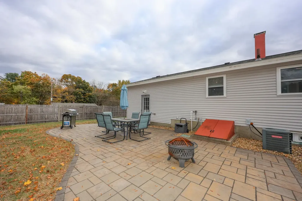 130 E Hobart Street Nashua NH 03060