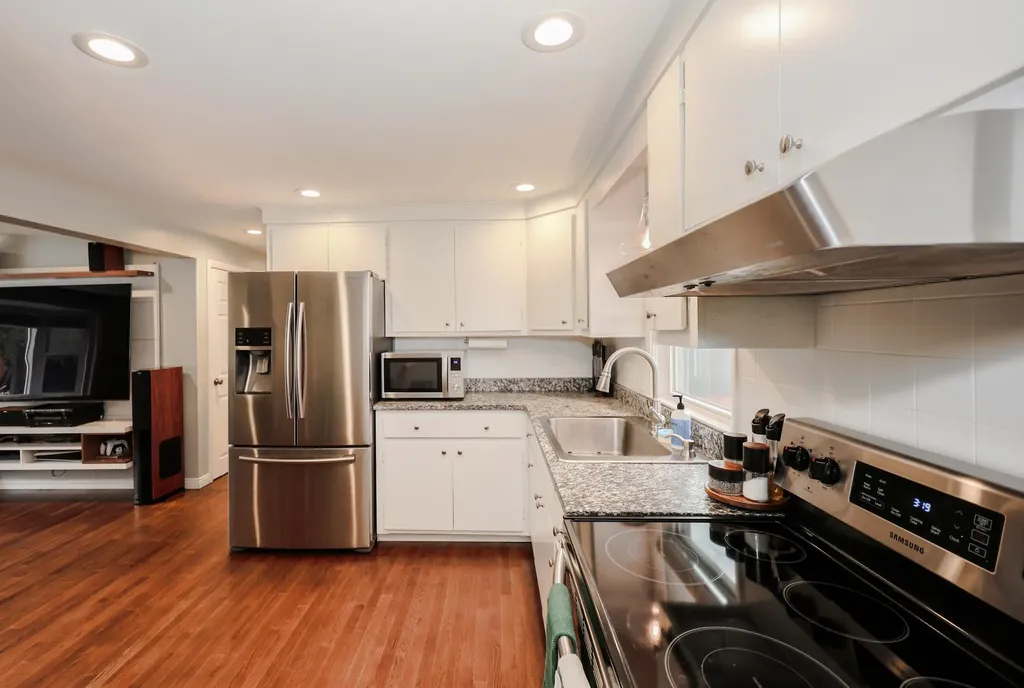 130 E Hobart Street Nashua NH 03060