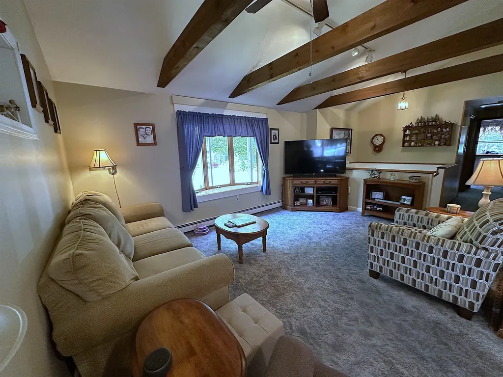 17 Maplewood Avenue Rochester NH 03867