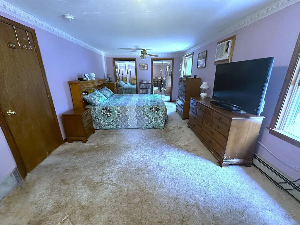 17 Maplewood Avenue Rochester NH 03867