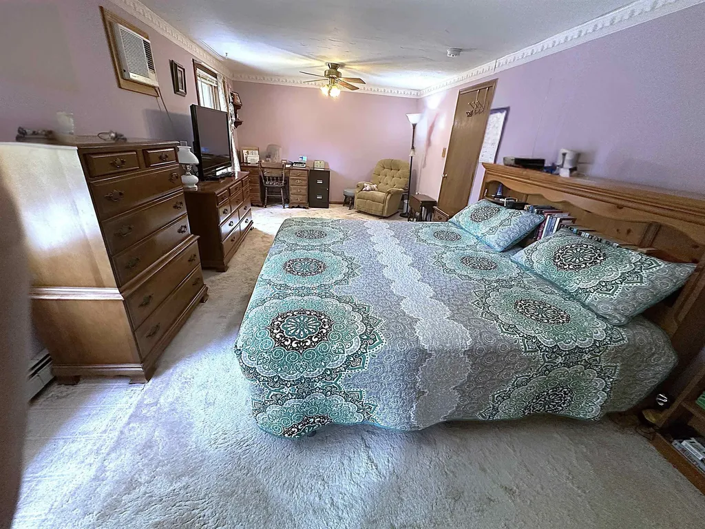 17 Maplewood Avenue Rochester NH 03867