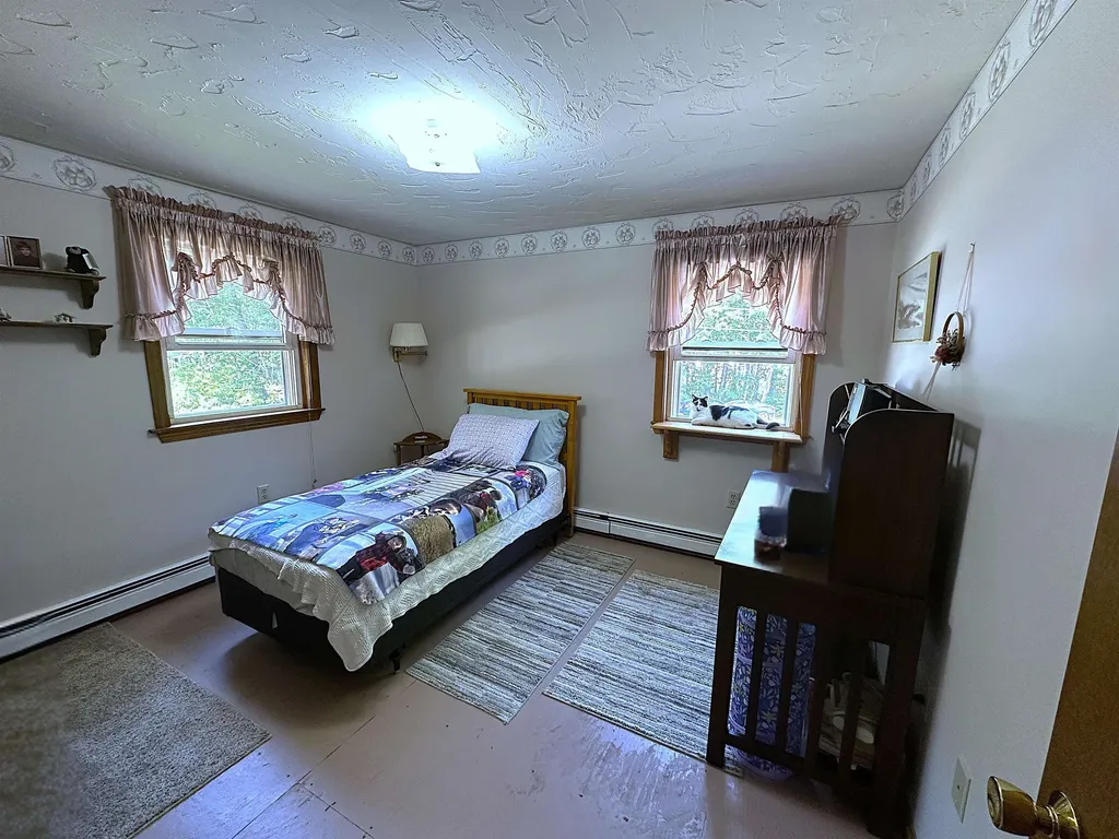 17 Maplewood Avenue Rochester NH 03867