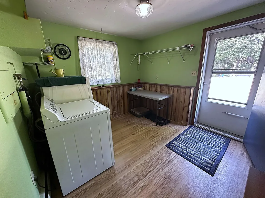 17 Maplewood Avenue Rochester NH 03867