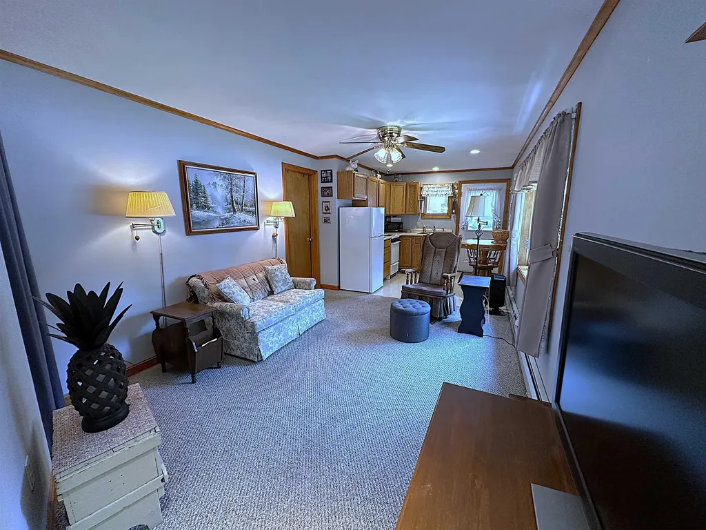 17 Maplewood Avenue Rochester NH 03867