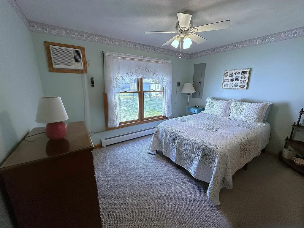 17 Maplewood Avenue Rochester NH 03867