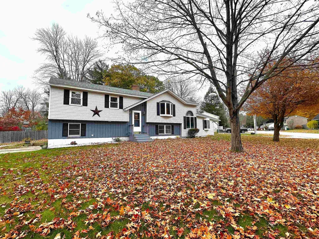 17 Maplewood Avenue Rochester NH 03867