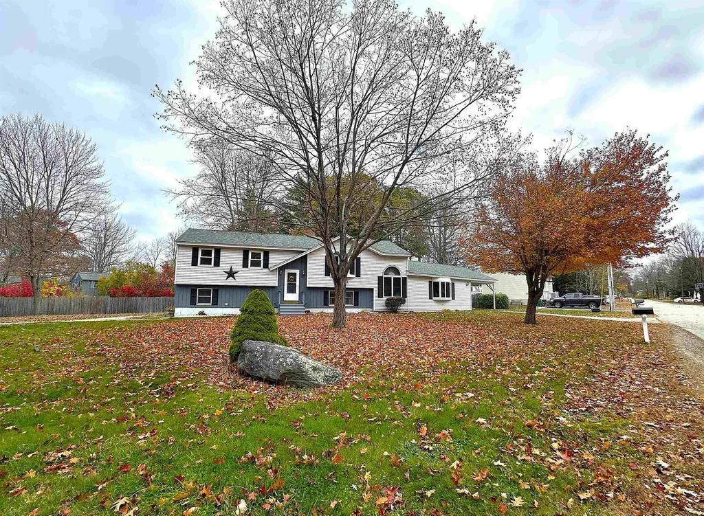 17 Maplewood Avenue Rochester NH 03867