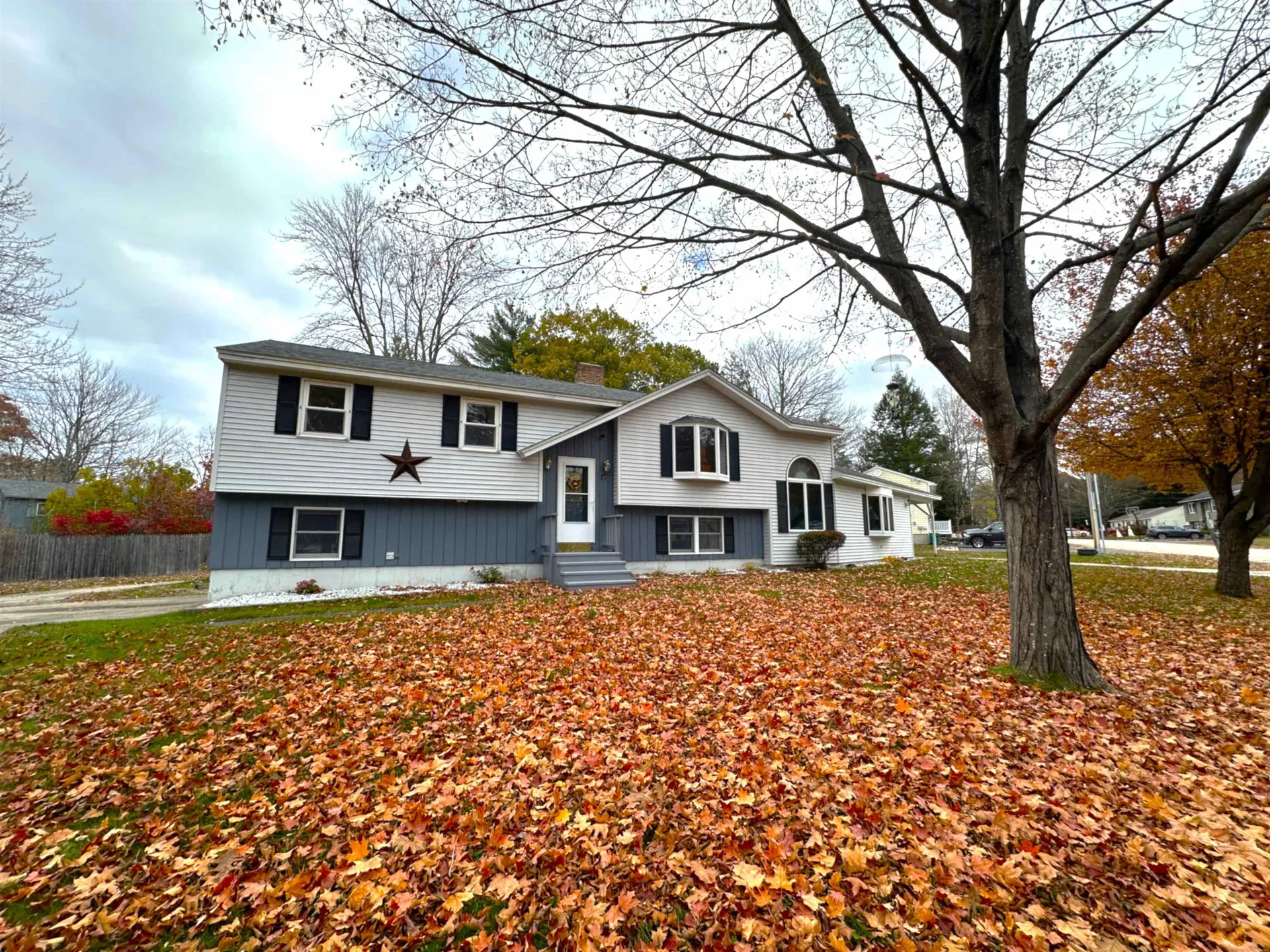 17 Maplewood Avenue Rochester NH 03867