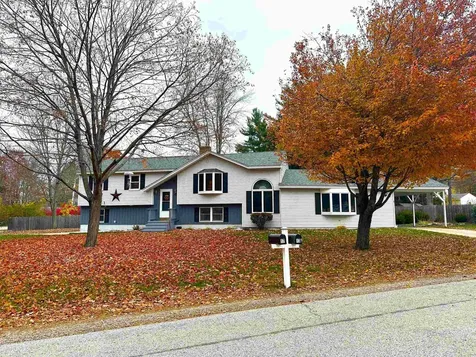 17 Maplewood Avenue Rochester NH 03867
