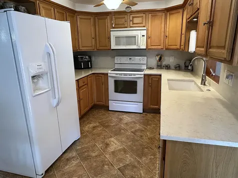 17 Maplewood Avenue Rochester NH 03867