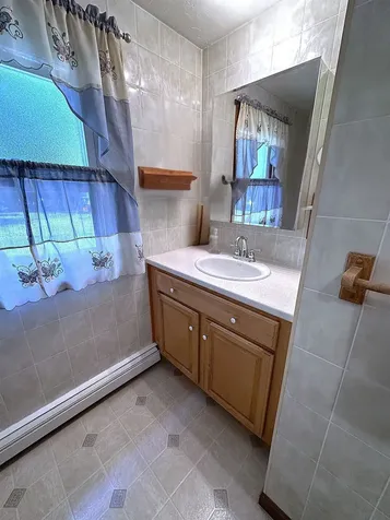 17 Maplewood Avenue Rochester NH 03867