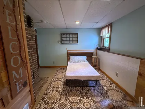 17 Maplewood Avenue Rochester NH 03867