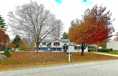 17 Maplewood Avenue Rochester NH 03867