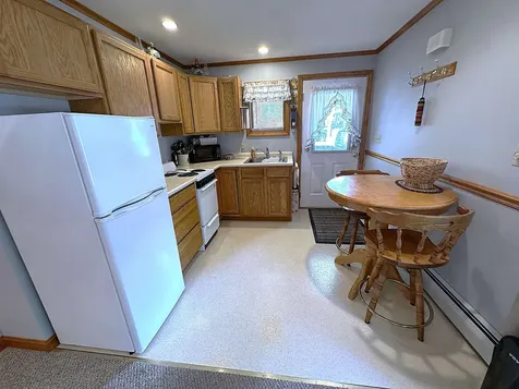 17 Maplewood Avenue Rochester NH 03867