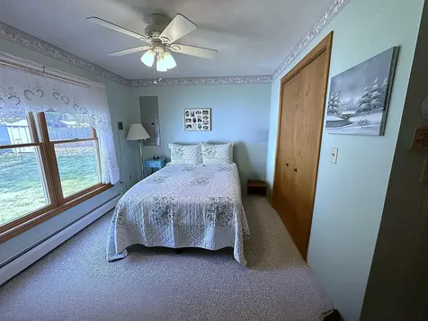 17 Maplewood Avenue Rochester NH 03867