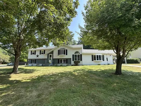 17 Maplewood Avenue Rochester NH 03867