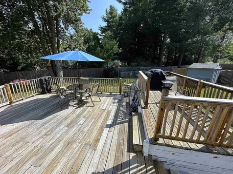 17 Maplewood Avenue Rochester NH 03867