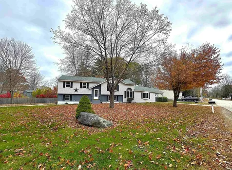 17 Maplewood Avenue Rochester NH 03867