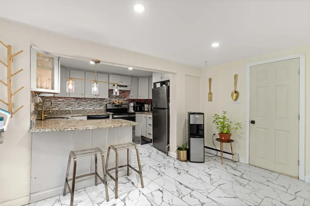 6 Palmer Avenue Plaistow NH 03865