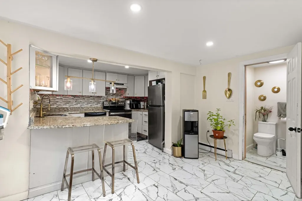 6 Palmer Avenue Plaistow NH 03865