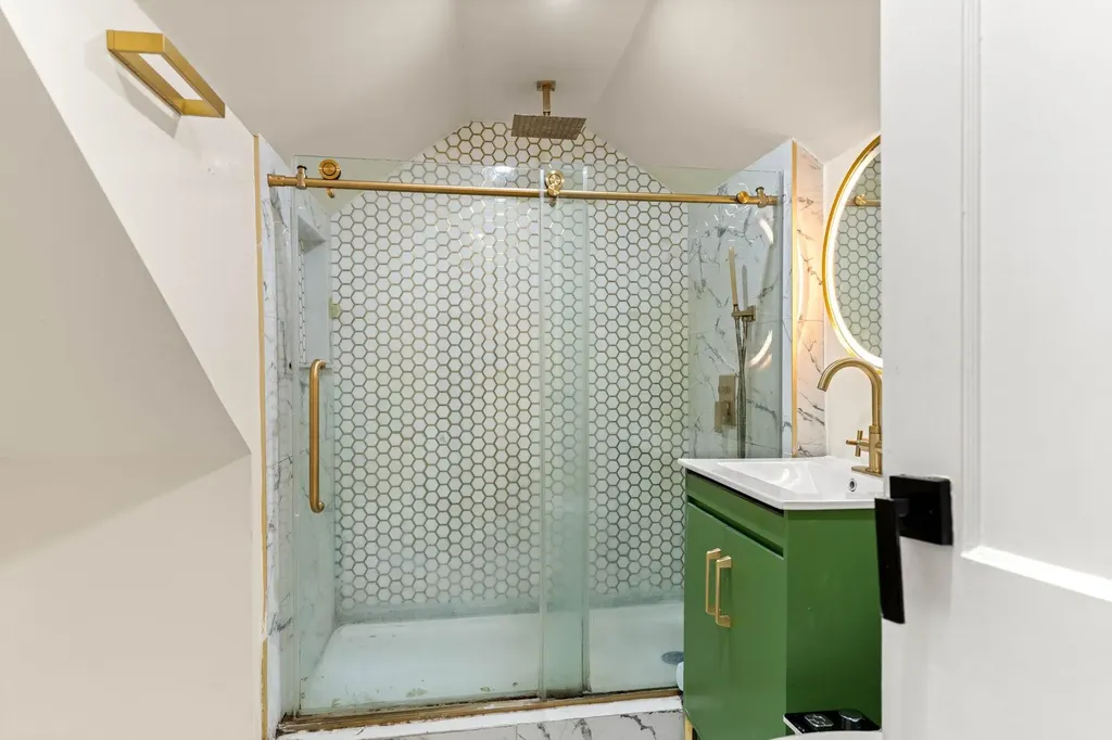 6 Palmer Avenue Plaistow NH 03865