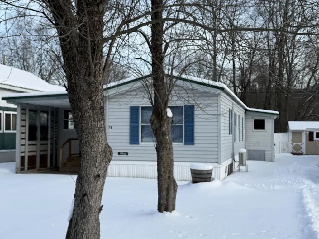 11 Dublin Street Gorham NH 03581