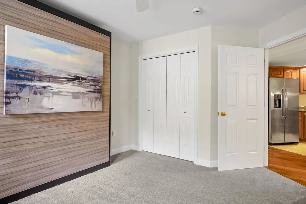 2 Sterling Hill Lane Exeter NH 03833-4866