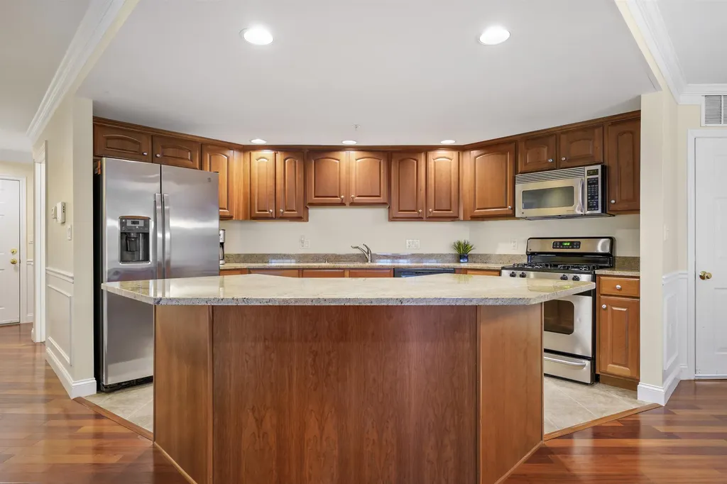 2 Sterling Hill Lane Exeter NH 03833-4866