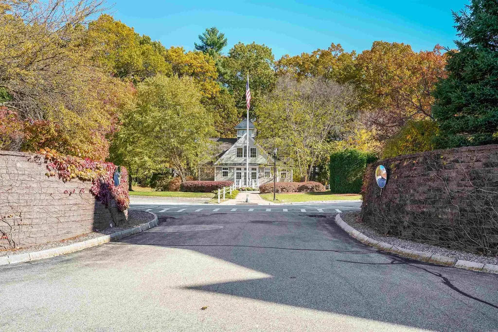 2 Sterling Hill Lane Exeter NH 03833-4866