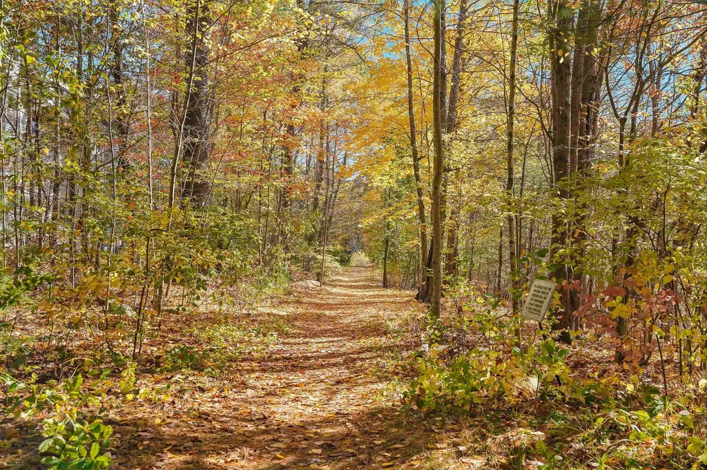 2 Sterling Hill Lane Exeter NH 03833-4866