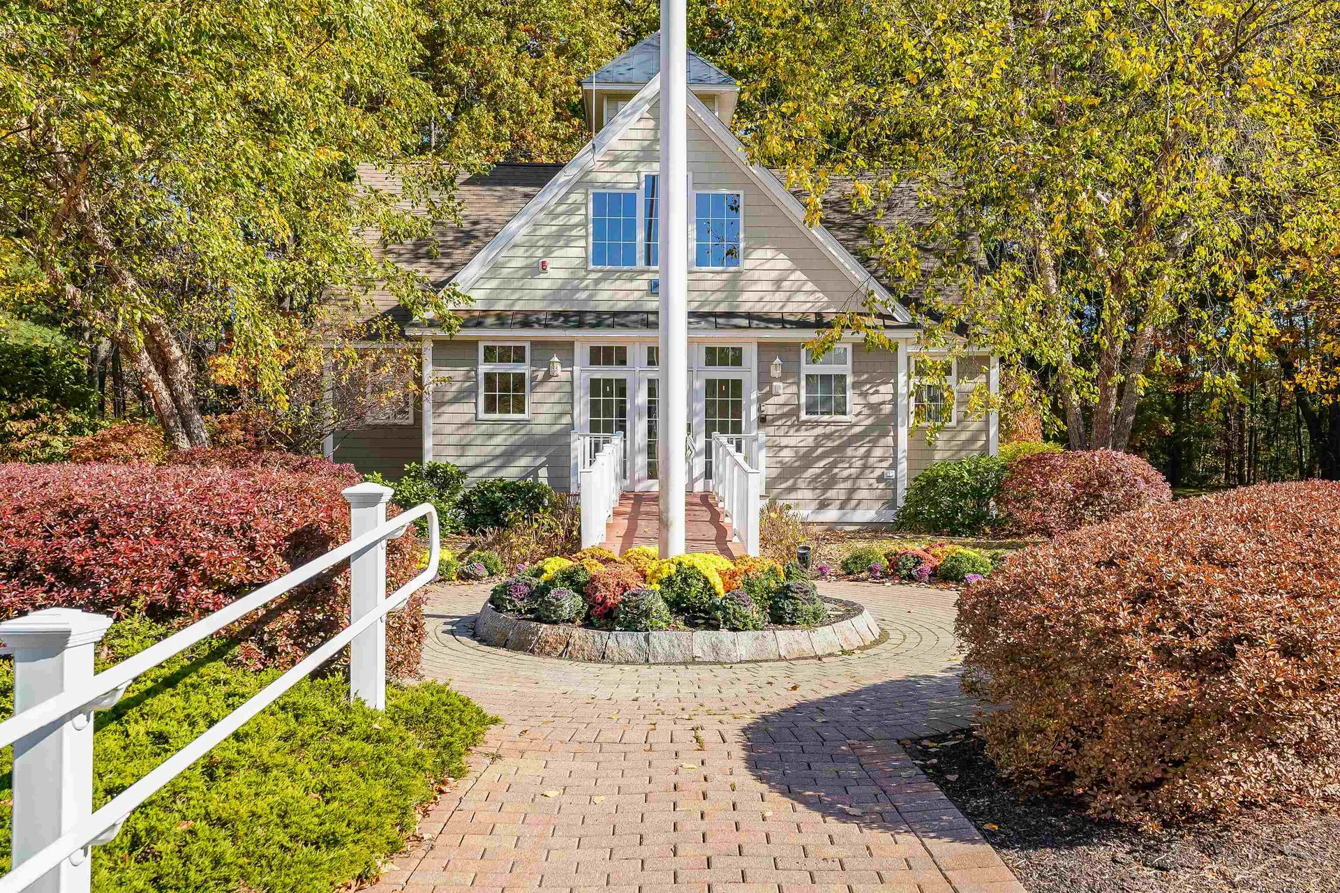 2 Sterling Hill Lane Exeter NH 03833-4866