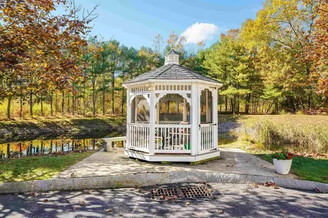 2 Sterling Hill Lane Exeter NH 03833-4866