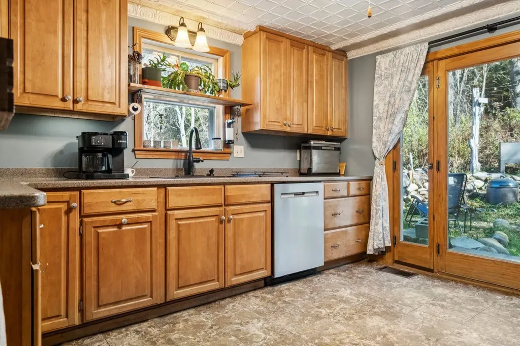 16 Jewett Street Marlborough NH 03455