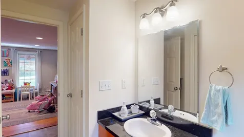 45 Peach Tree Road Auburn NH 03032