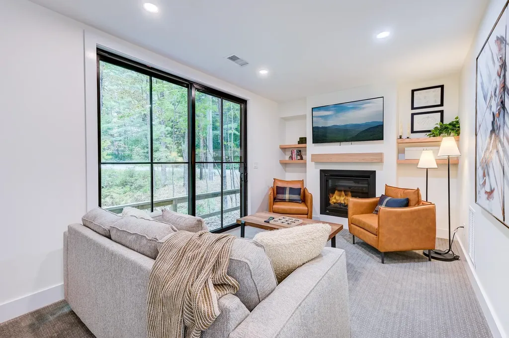 137 Skimobile Road Conway NH 03860