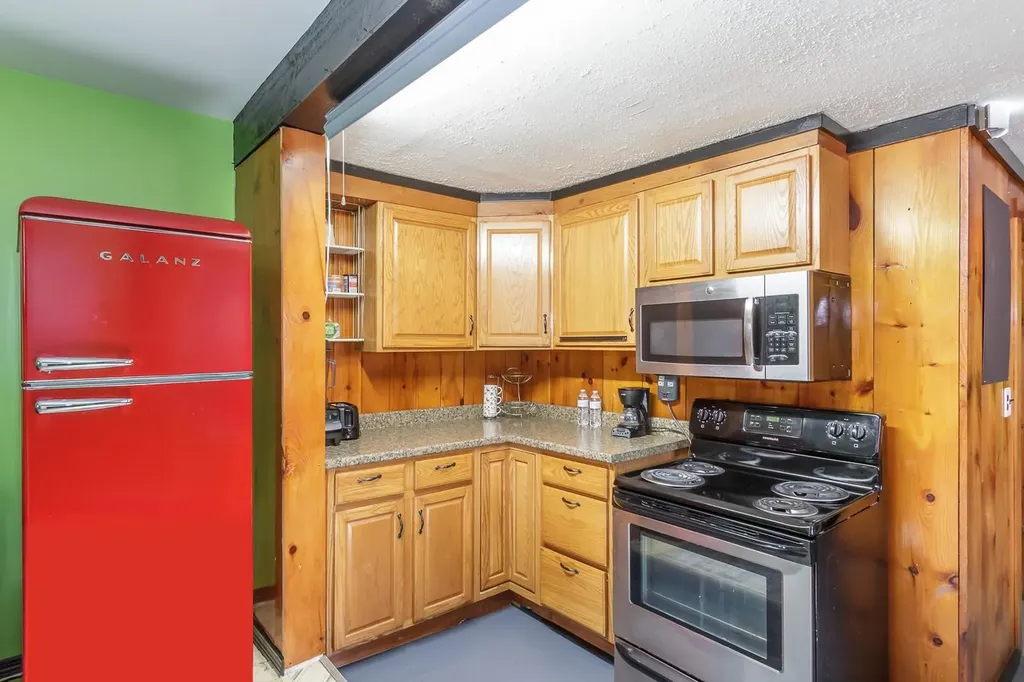 68 Jarvis Street Windsor VT 05089