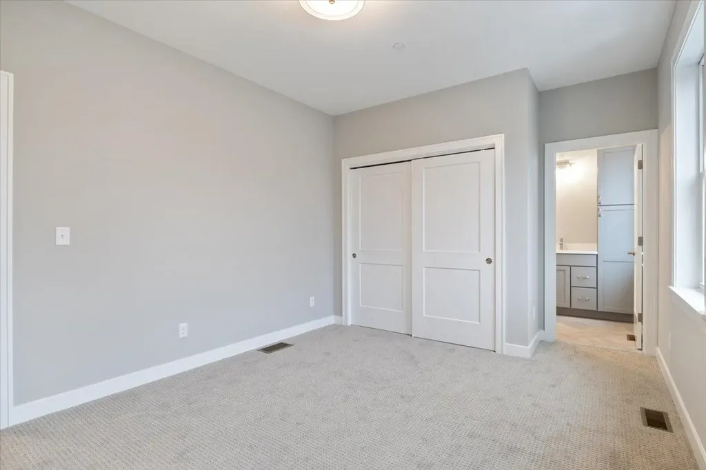 #3 Woodbury Reserve Portsmouth NH 03801