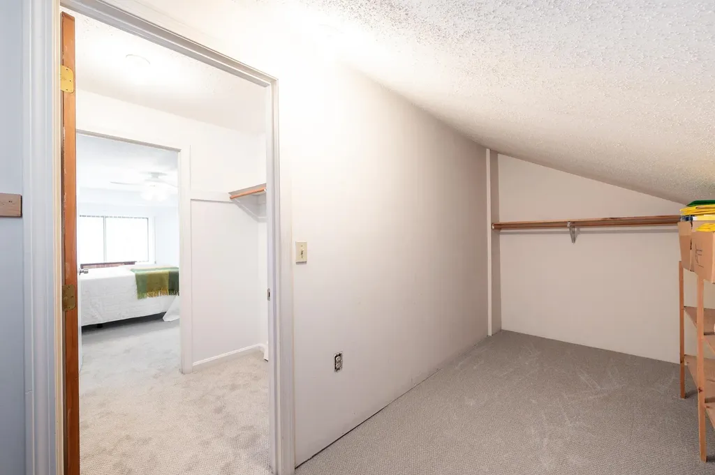 98 Indian Rock Road Merrimack NH 03054