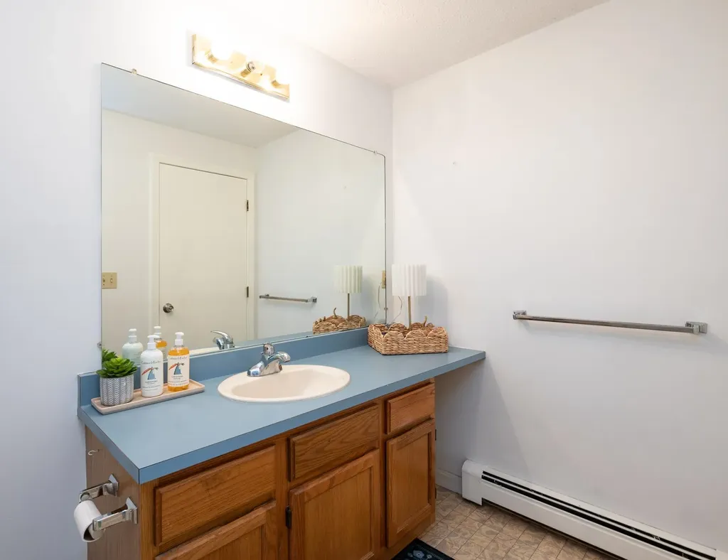 98 Indian Rock Road Merrimack NH 03054