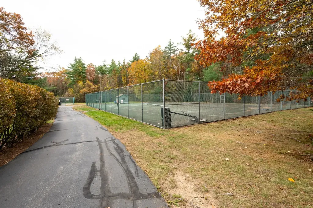 98 Indian Rock Road Merrimack NH 03054