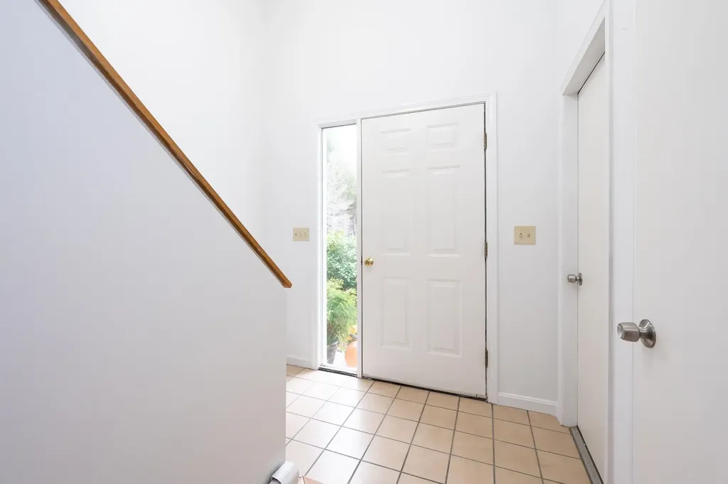 98 Indian Rock Road Merrimack NH 03054